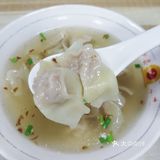 最后还是选择了下楼吃沙县小吃。点了一份扁肉和一份炒面