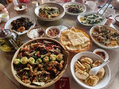 -鲤鱼塘农家山庄