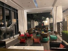 -上海虹桥西郊假日酒店