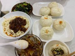 -李与白包子铺(桐梓林店)