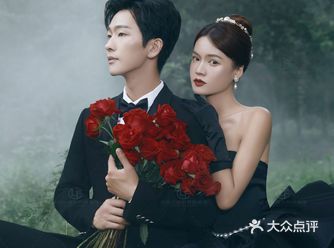 最受95后新人喜爱的红玫瑰黑纱婚纱照