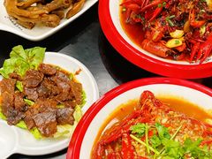 -呷呷好龙虾·湖南常德钵子菜·湘菜(公明天虹总店)