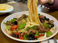 -歹歹的加个面过油肉拌面