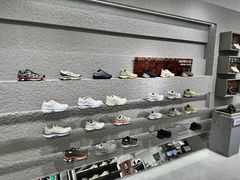 -SALOMON萨洛蒙(青岛海信店)