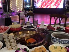 -小天鹅火锅·一线江景洪鼎旗舰店(洪崖洞店)