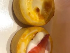 迷你草莓泡芙-巴黎贝甜·生日蛋糕(环球中心店)