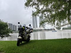 -南京眼步行桥