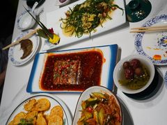 -三江源美食城