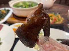 脆皮黑金乳鸽-七寸飝大饭店(马场店)