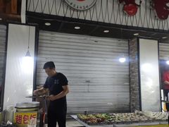 -吴山路夜市