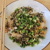 点了一个新品干拌卤油米线