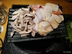 -洪氏嗨捞·广东猪肚鸡·椰子鸡火锅(西咸万象城店)