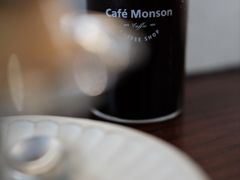 -Café Monson