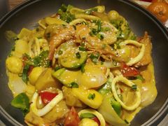 咖喱海鲜锅-小鱼小牛·鱼牛干锅·脆鱼火锅(世欧广场店)