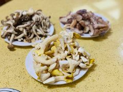 -东巴谷野生菌火锅餐厅