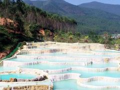 -十万大山布透温泉