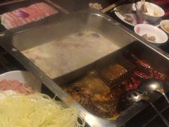 -百年川椒重庆老火锅(光谷店)