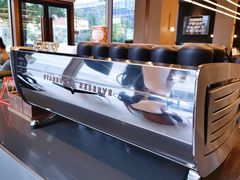 -星巴克臻选(上海虹桥新天地三店)