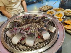 -围炉肉舍•炭烤活鳗•丹东海鲜烤肉(步行街店)