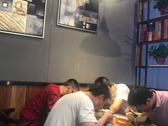 大堂-李先生牛肉面大王(济南火车站候车室店)