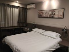 -锦江之星品尚(武汉协和医院取水楼地铁站店)