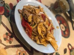 猪肝炒杏鲍菇-吉事利茶餐厅