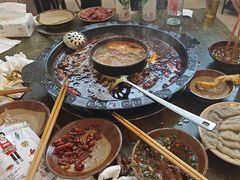 -黄潇洒老火锅(九眼桥宏济巷店)
