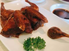 脆皮烤乳鸽-御宝轩(益丰·外滩源店)
