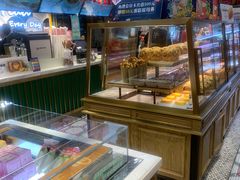 面包甜点陈列柜-TOUCH泰奇(宝杨宝龙广场店)
