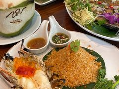-Chom Cafe and Restaurant