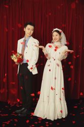 -喜爱高定婚纱摄影