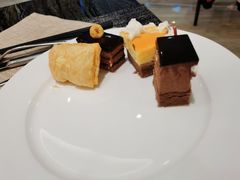 -东方红海鲜百汇(国际大厦店)