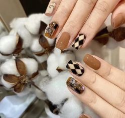 -桃色美甲沙龙