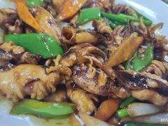 酱爆墨鱼仔-一口猪海鲜浑锅·东北家常菜