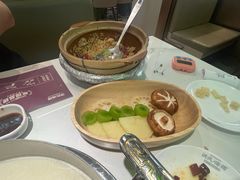 -洪氏嗨捞·广东猪肚鸡·椰子鸡火锅(西咸万象城店)