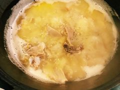 -鲜入围煮花胶鸡海鲜火锅