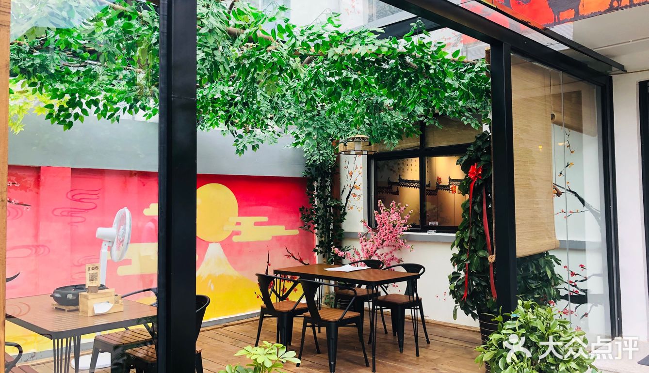 小岛斗牛家烤肉在一个小巷子里