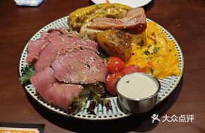 Smoked Beef Plate with Low-Temperature Cooking