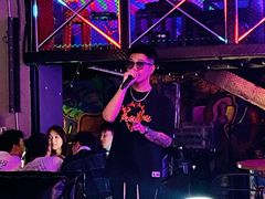 -UP嘻哈酒吧(粉巢店)