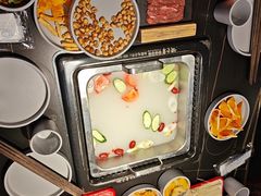 -渝水岸·鲜货火锅(新村7店)