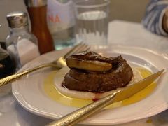 盐烤菲力牛排配鸭肝酱-Fiume福弥意大利餐厅
