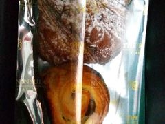 杏仁羊角&巧克力羊角-上海半岛酒店·半岛精品店