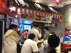 大堂-爆炸头阿姨小四川正宗川味小吃(无任何分店)