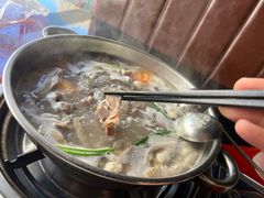 -老石黑山羊毛驴肉火锅(金凯广场店)