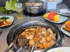 -金滏山·烤肉海鲜火锅自助(襄阳万达店)