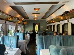 靠窗位-火车头法国西餐厅