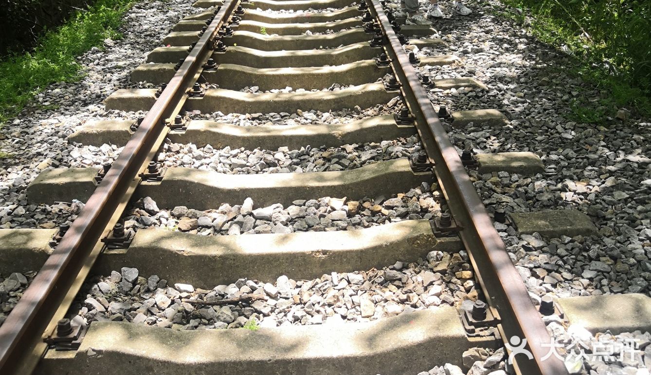 南京的爱情隧道，顾名思义，所以特别推荐情侣一起去游玩