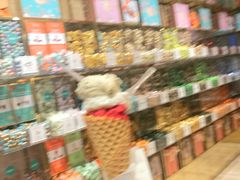 零售区-VENCHI 闻绮(北京国贸商城店)