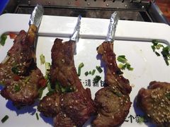 苏尼特金质烤羊排-三个蒙古大叔羊肉串(大宁店)