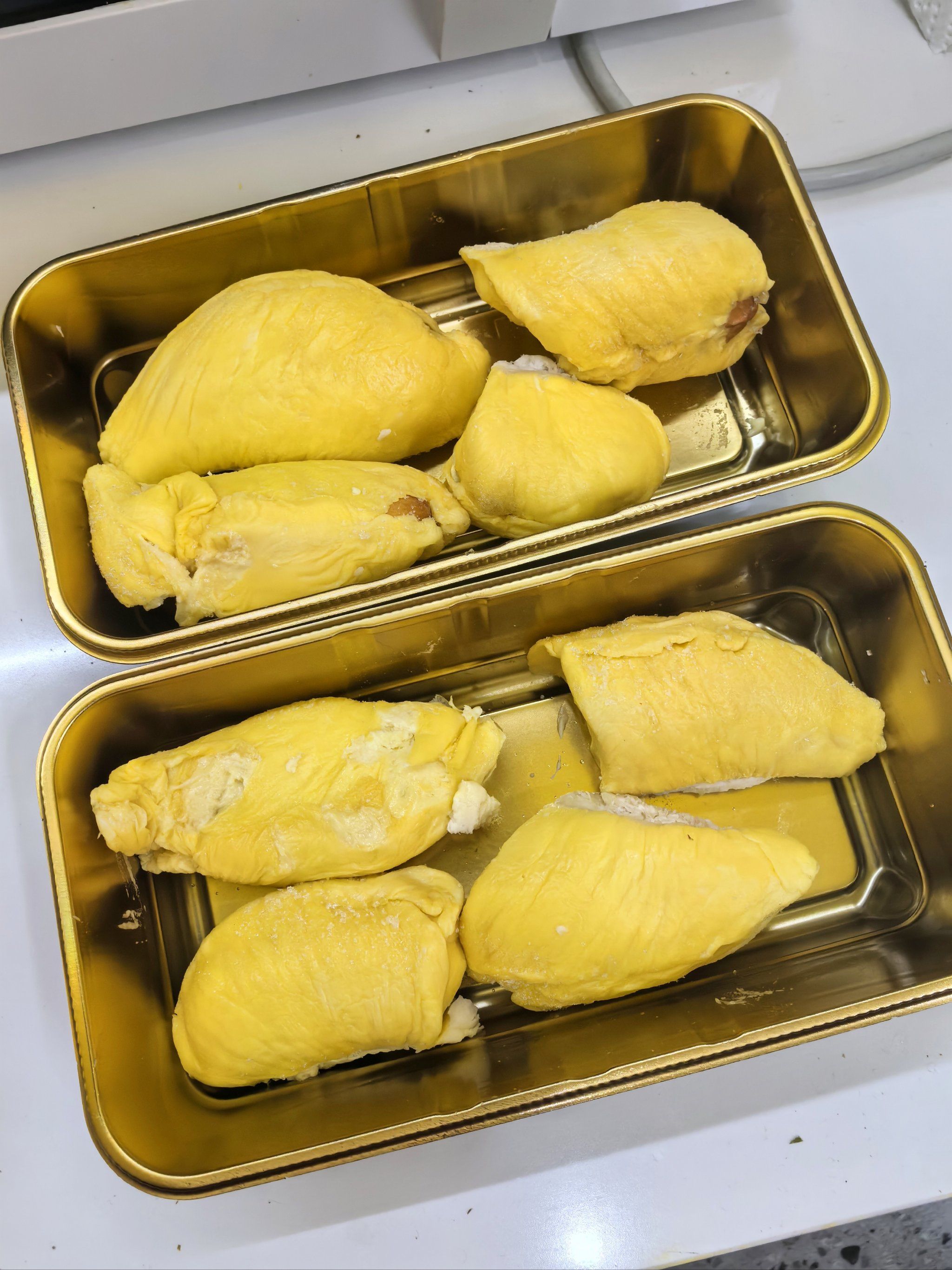 店员现开的猫山王榴莲